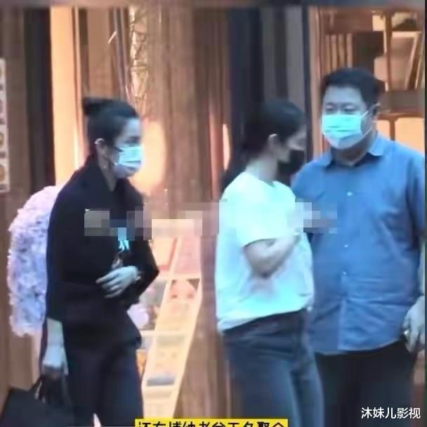 明星素颜|李冰冰全靠精修才漂亮，真实的素颜脸坑洼上了年纪，是老阿姨！