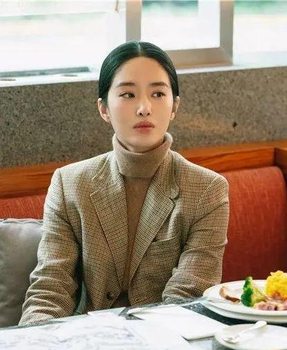 佘诗曼|杨采钰90年代OOTD,给我种了草