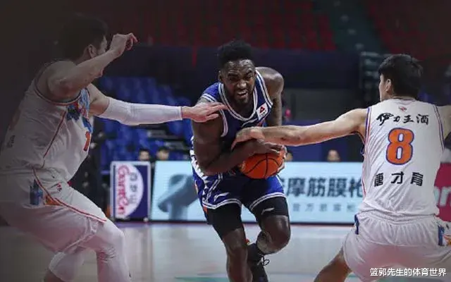 新疆男籃|于德豪30分鐘，阿爾斯蘭11分鐘，新疆雖輸?shù)炎咴谡_道路上