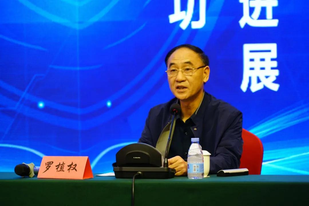 新报业传媒 “形影结合  精准诊疗” ——信阳市肿瘤医院成功举办PET临床应用暨肿瘤精准诊疗进展学术会