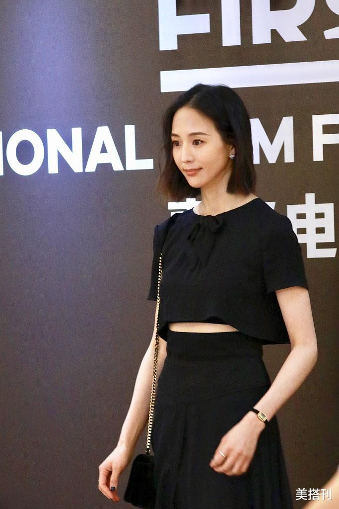 周迅|青年电影展刘昊然帅气，周迅花裙配丝袜超级隆重，视后童谣很低调