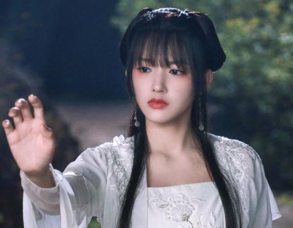 程潇|程潇两部新剧都糊了，小姐姐人气高颜值也高，但演技还需要提升