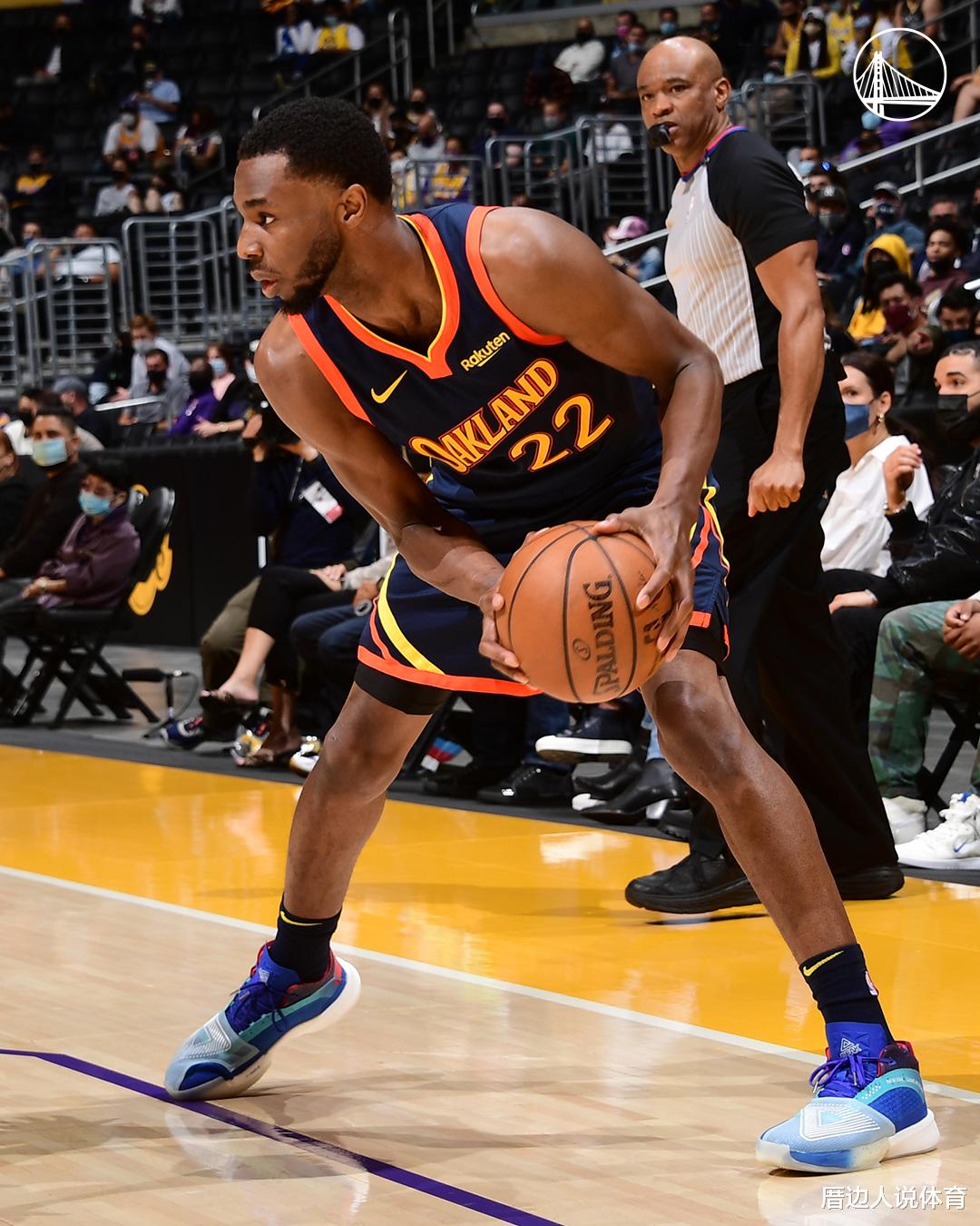 斯蒂芬·库里|勇士开局被轰20-9！库里单节14分：51秒连得10分太炸裂