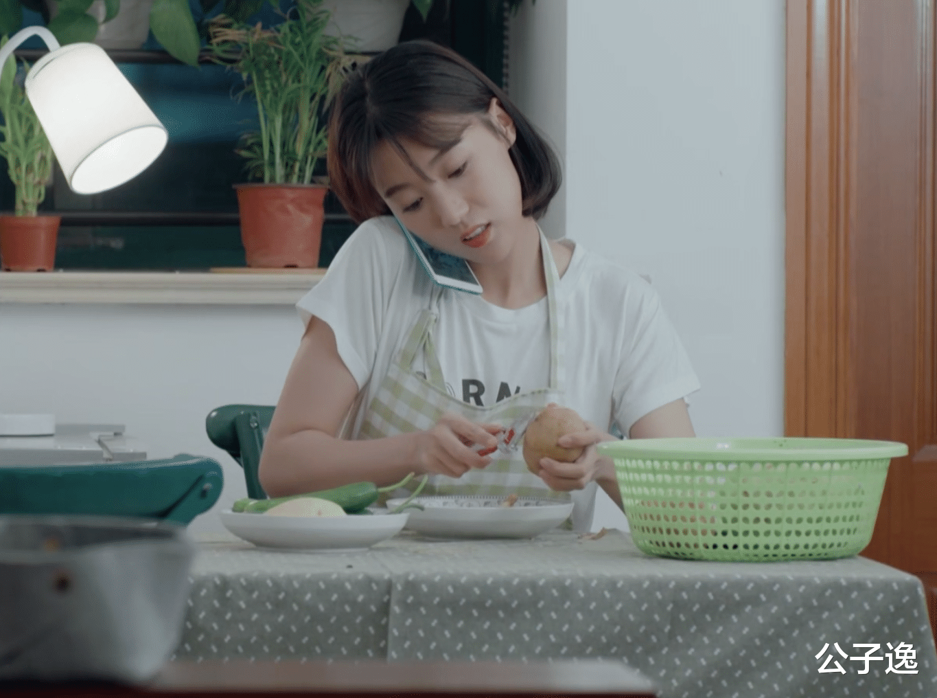公子逸|《青春须早为》“把伺候男人当爱情”的蒙淅淅：女人无骨，贱如泥