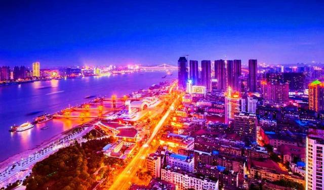 湖南 湖南县城再次开挂，276亿高铁项目即将落成，经过多个旅游胜地