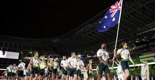 小朱聊育儿|澳大利亚和日本翻脸！纽约时报披露飞机上对峙：东京街头一片骂声