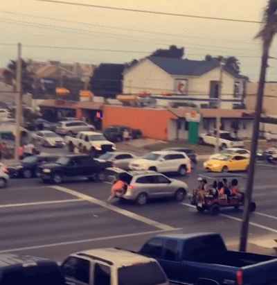 萌萌萌说|“追了一年的女友在我家洗完澡后，我陷入了沉思...”放弃吧哥们