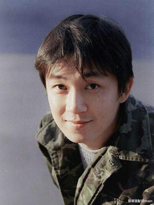 服装搭配师main|年轻靠颜值，中年靠演技，爱摇滚也爱书画，潘粤明真宝藏好男人