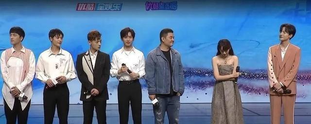 吴宣仪|同样是避嫌，肖战吴宣仪被赞，而成毅袁冰妍惹争议，原因很简单