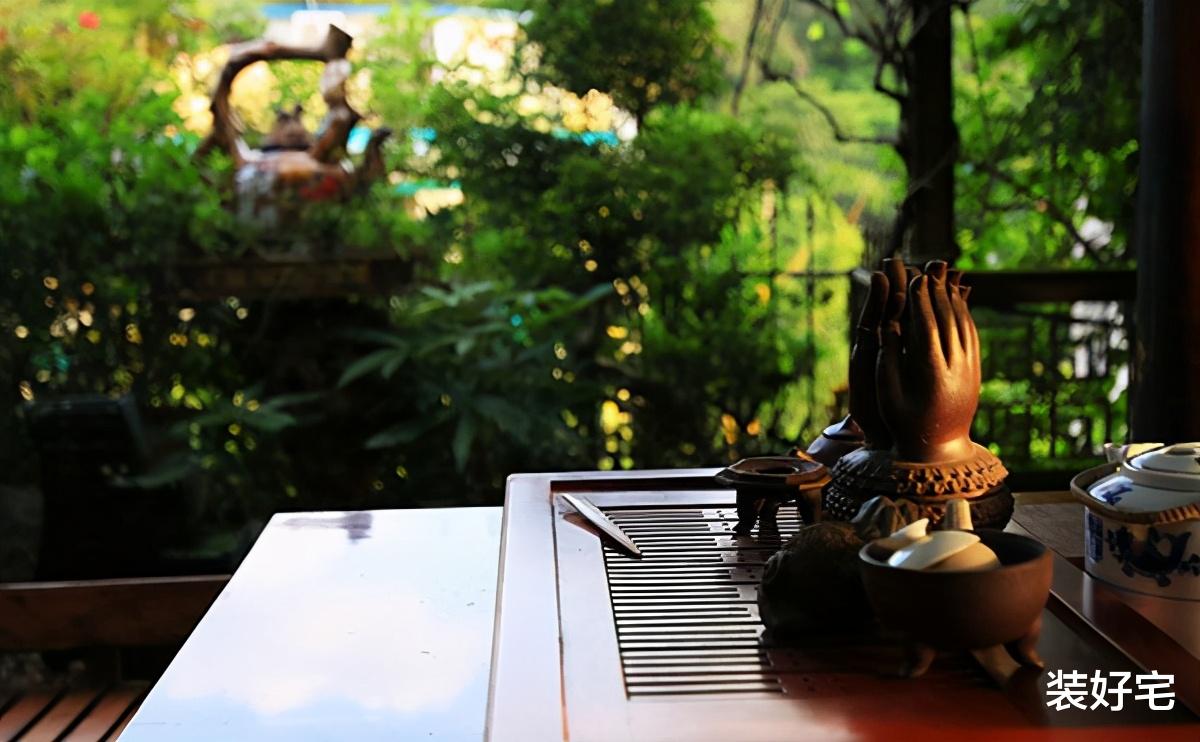 |90后小夫妻却偏爱中式装修，去除繁琐设计，书房的设计更为独特！