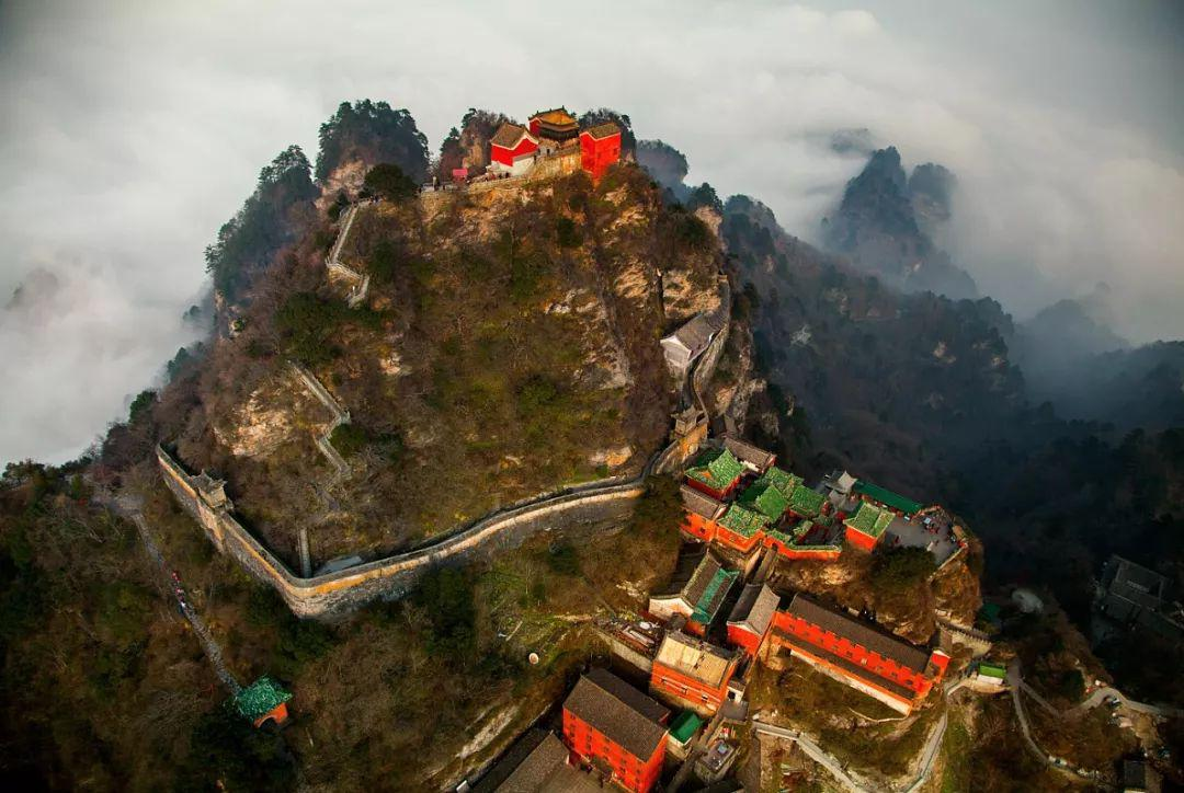 武当山|金山银山都不换？中国最赚钱的山，一周赚取5个亿，老外羡慕坏了