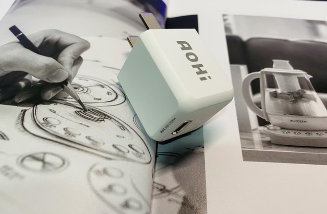 童书小窝|Aohi Magcube 20W充电器测评：小巧精致，iPhone12专属定制