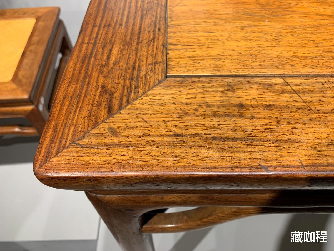 黄花梨材质无误,罗锅枨加霸王枨方桌终流拍