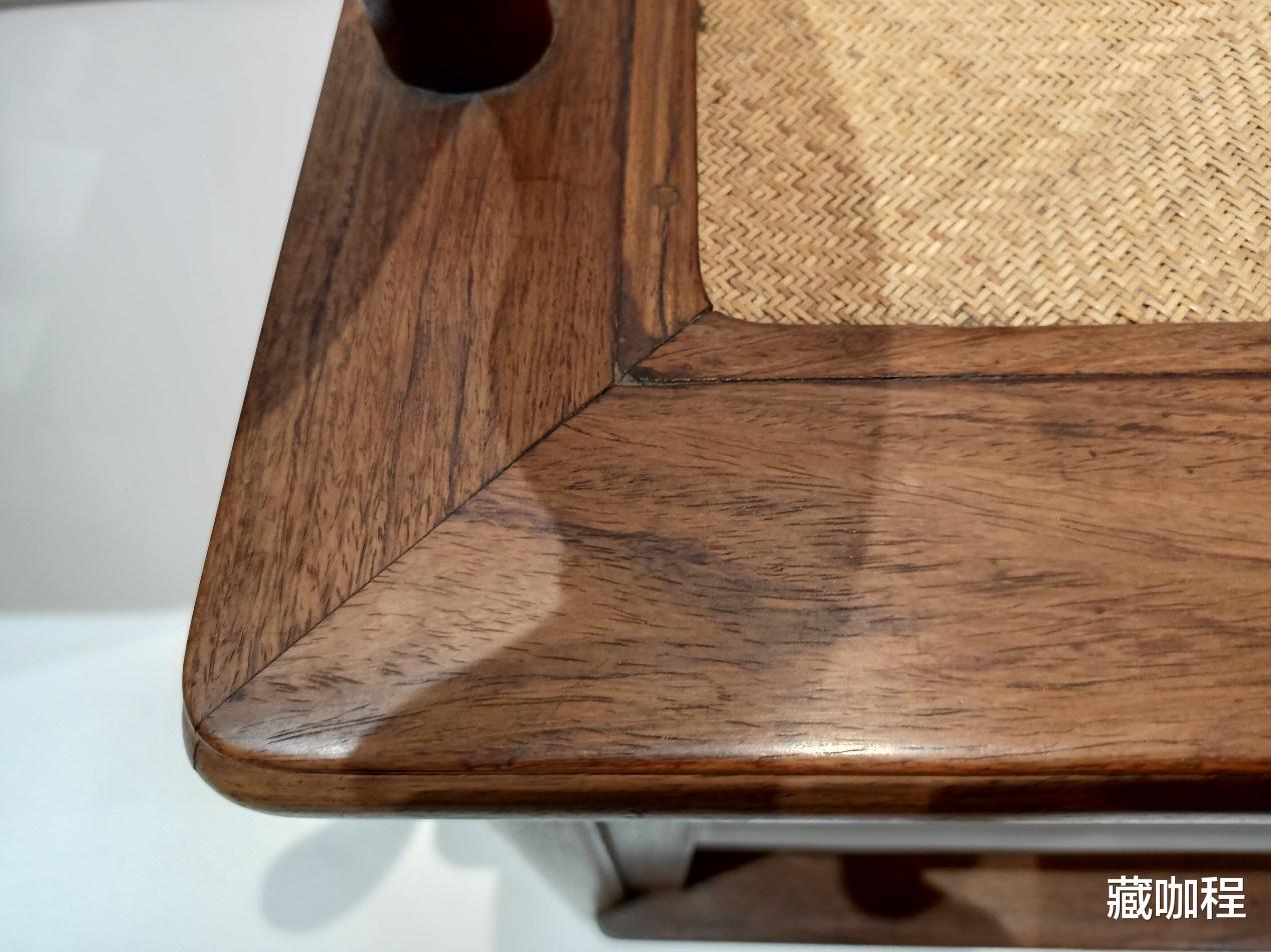 豹子号|观四出头椅雄奇威武,赏黄花梨木质炫美细腻