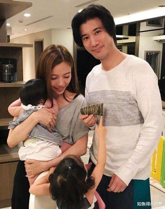 王力宏|王力宏一年4.6亿，舍不得给前妻2000万？丢光代言，得不偿失