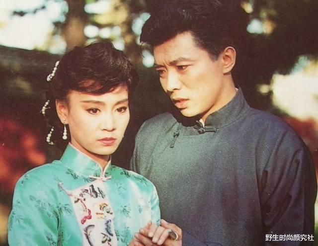 野生时尚颜究社|比起“神仙演技”，她30年前的“神仙颜值”更让我在意！