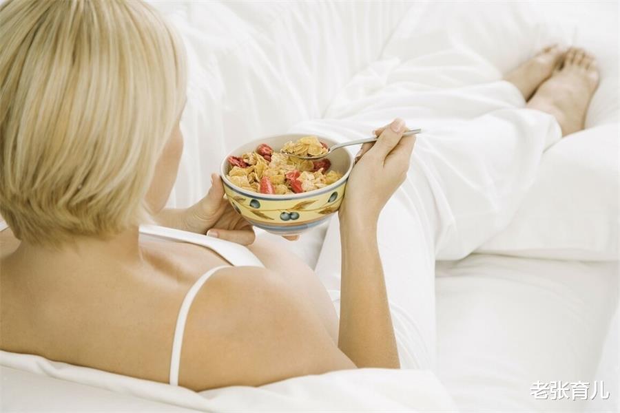 老张育儿|为了宝宝的健康,怀孕期间这些食物再爱吃,孕妈也要学会克制