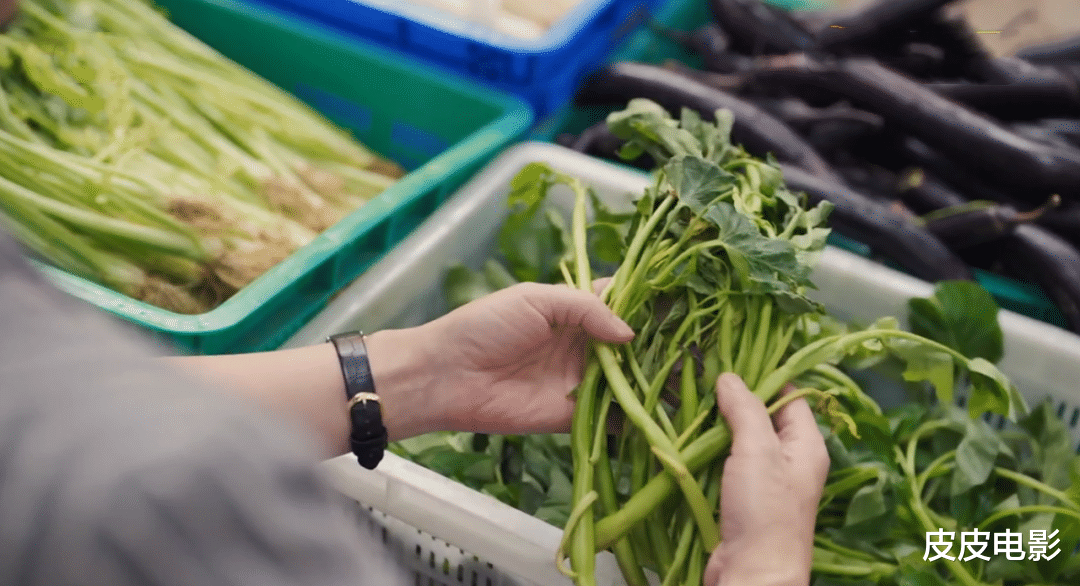 八零九零|收视率破3，全网热度第1，这部电视剧，凭什么能这么“火”？