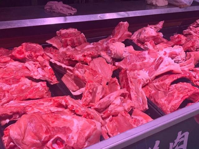 阜阳那些事 全国猪肉价格连降10周，专家：还有下降空间