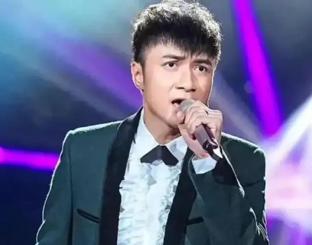 古巨基|她以“保姆”身份默默地照顾他28年，52岁高龄花费百万生下儿子