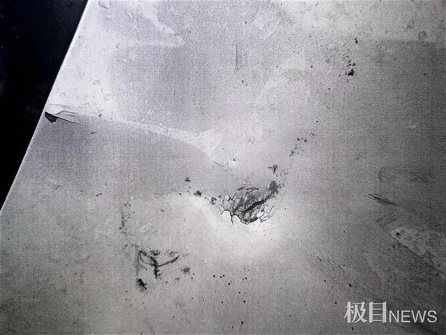 生活报 空降砖头把汽车砸了个坑，车主把七十八户邻居告上法院
