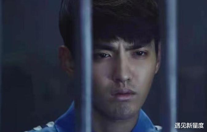 吴亦凡|吴亦凡“倒地”后，在舆论脱粉的呼吁下，为何他的粉丝不减反增？