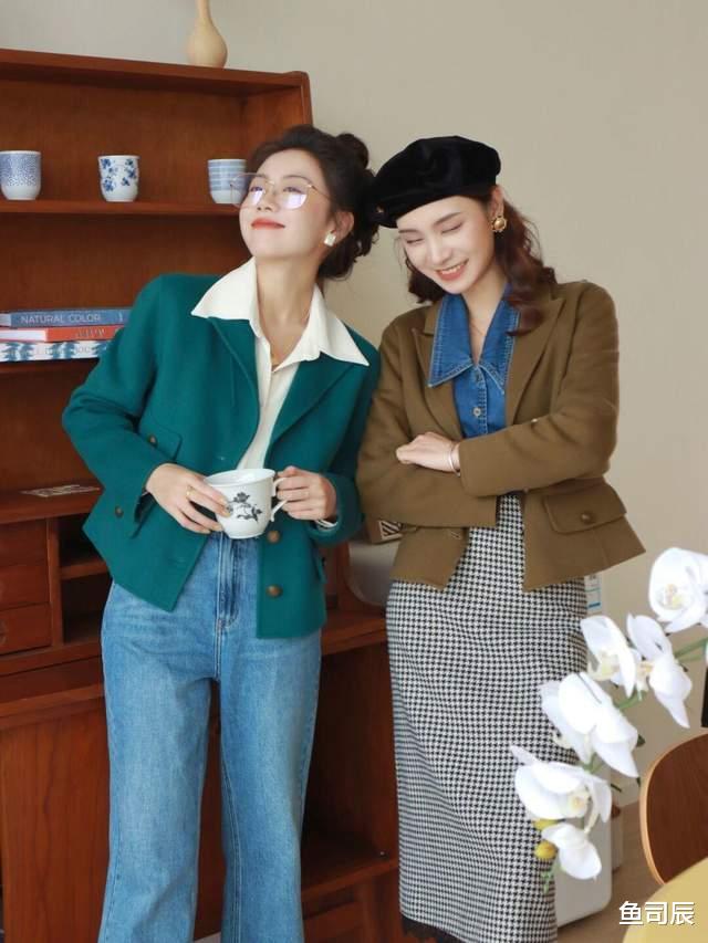鱼司辰|复古潮流的姐妹装,同款不同颜色,穿出不同的韵味,秋天必选
