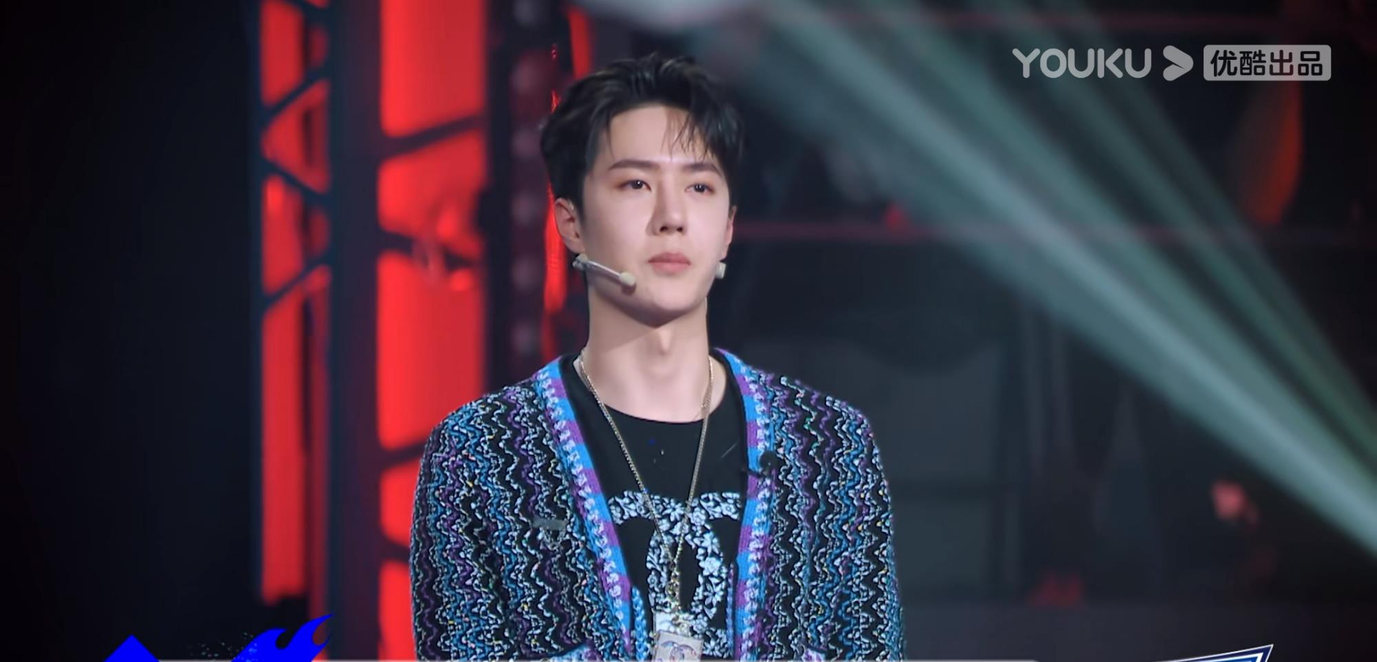 功勋|街舞作品赛，爱情故事成最大看点，王一博看热闹的表情包亮了