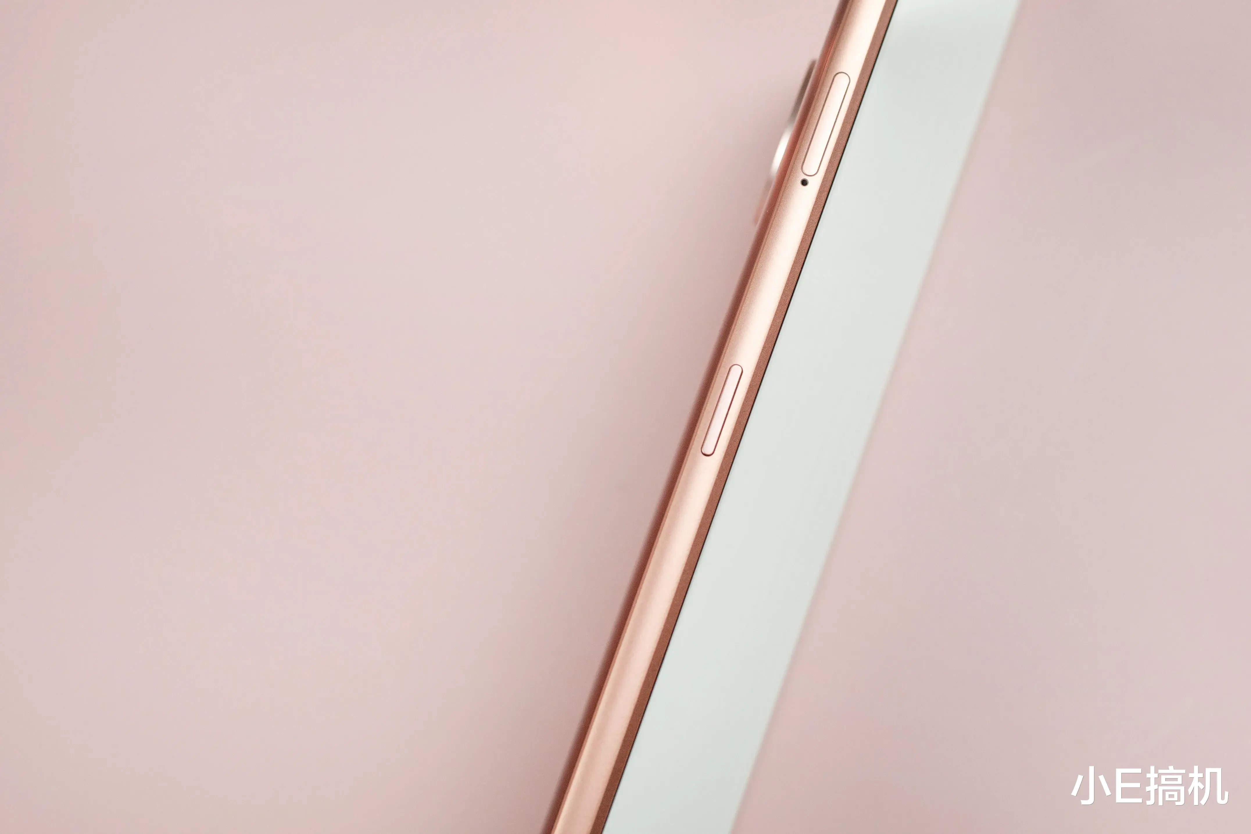 |被诺基亚的贴心圈粉，首款千元5G堪称备用机首选：好看又好用！