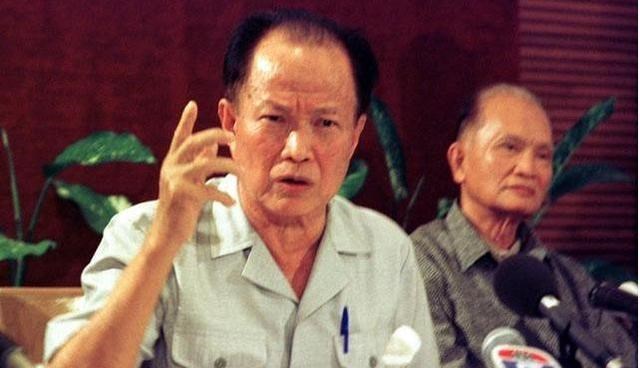 冉昊腾星座屋 乔森潘办杂志批评西哈努克,西哈努克却让乔森潘当了官