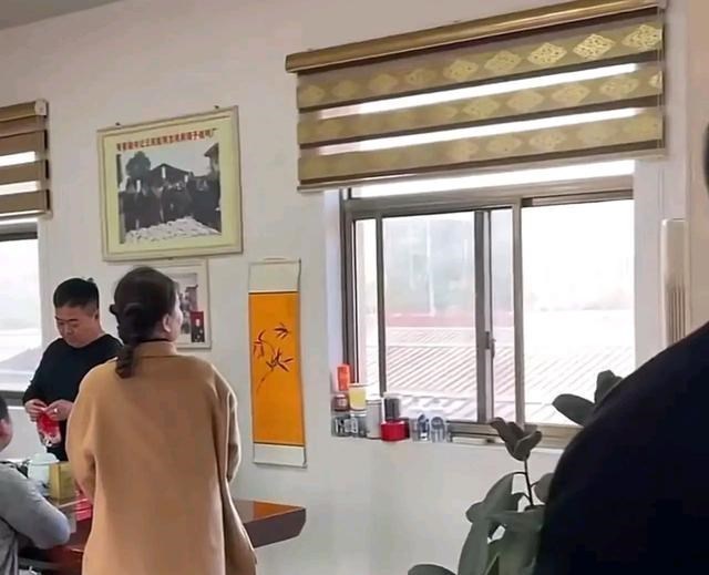 长沙|许妈房子遭熊父撬锁入住，开封舅舅发声属于婚前财产，与姚策无关