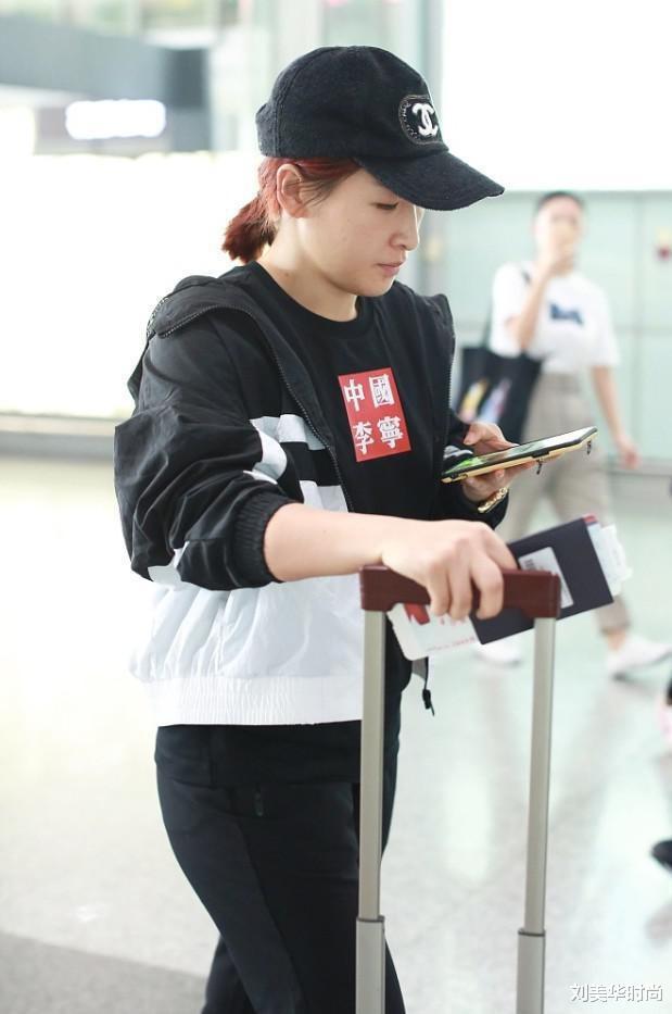 穿衣搭配|没得金牌的刘诗雯脱下队服也可爱，休闲造型太舒适，低马尾显元气