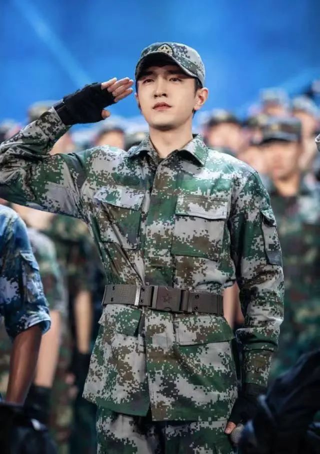 李沁|又油又丑，他咋还资源这么好