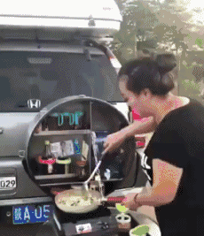 动物庄园|神回复: 花一百多万买的毛坯房,阳台上有三个小洞是干嘛的?还得我自己补上