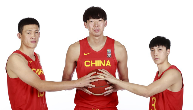 刁小嘴嘴|落选赛、亚预赛战罢，胡明轩领衔男篮三人红榜，MVP却进黑榜