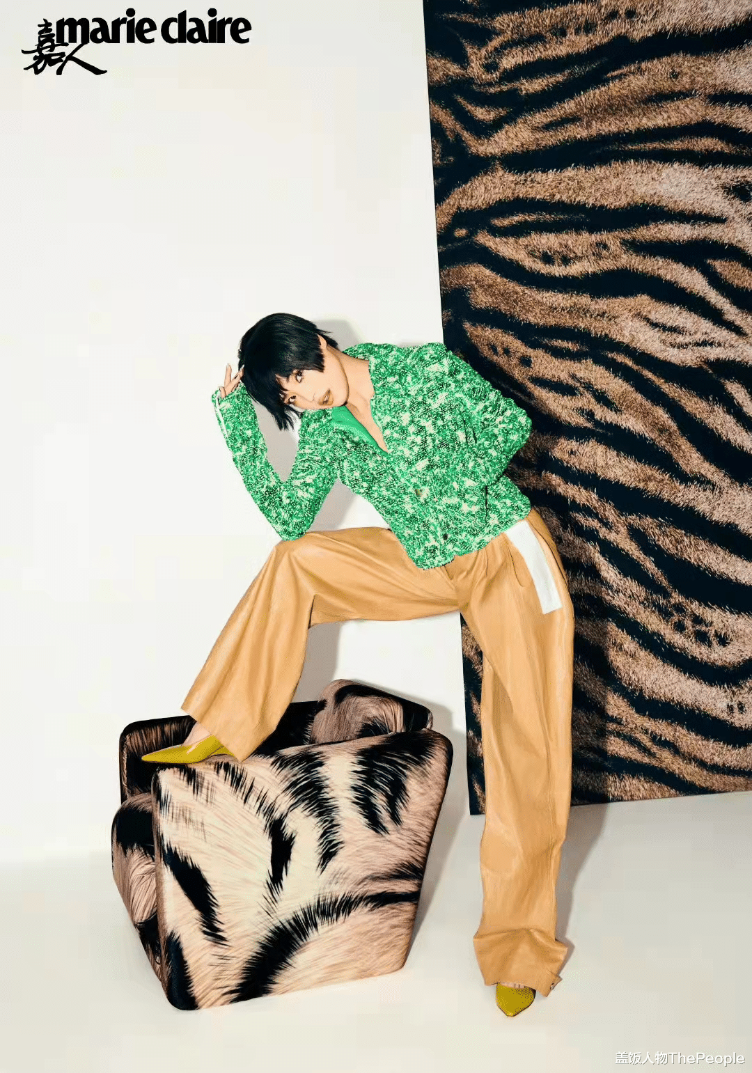 杨幂|2022第一卷！杨幂穿高定，舒淇戴百万元珠宝，欧阳娜娜连登两封面