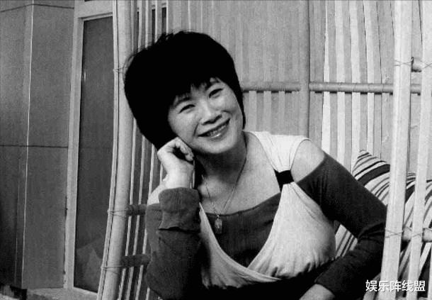 窦靖童|凭一首歌成为90年代当红男星，黄安成功的背后，离不开一个女人