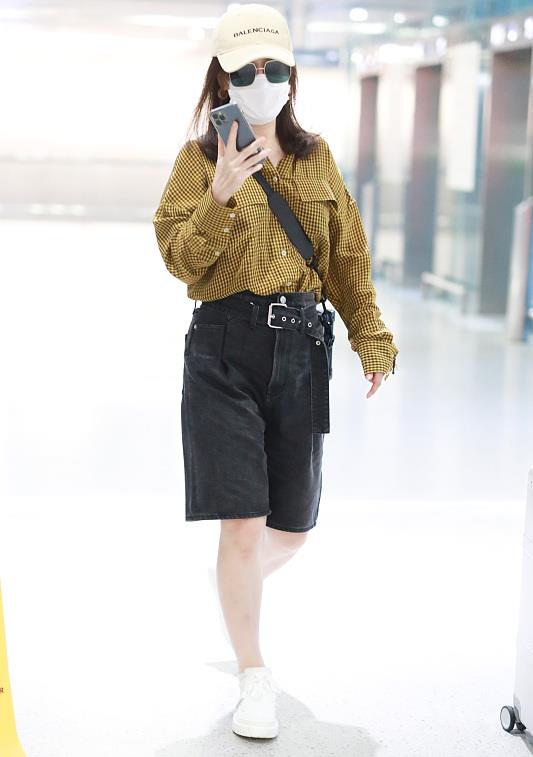 清娱吧|中年女人穿上这条裤子好时髦，薛佳凝宁静都喜欢，你不想试试吗？