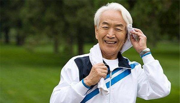 山楂|老年人年龄新标准公布,这个年纪过后,才允许称呼“老年人”