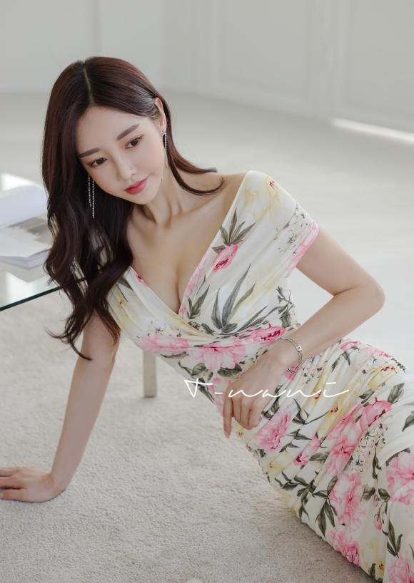 心壹穿搭|女神孙允珠时尚搭配：雨黛水粉春江花月复古牡丹裙