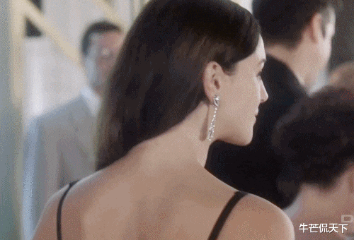 张艺兴|邱淑贞最美女儿这是整容了？脸突然僵成蜡像