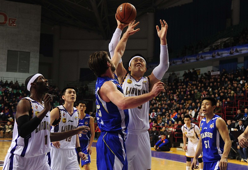 廣州隊|22分8籃板！211CM高塔成廣州關(guān)鍵一環(huán)，郭士強要培養(yǎng)第二個韓德君