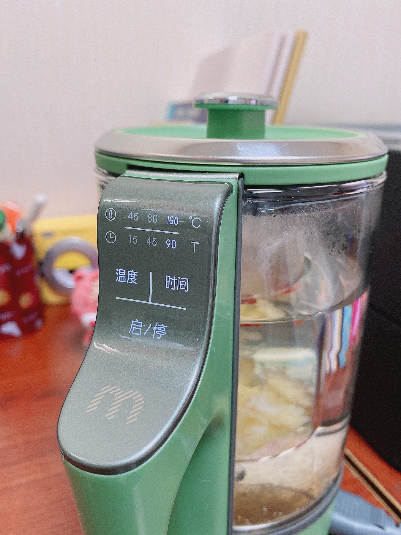 职业装|办公室里的养生学,来自摩飞迷你养生壶