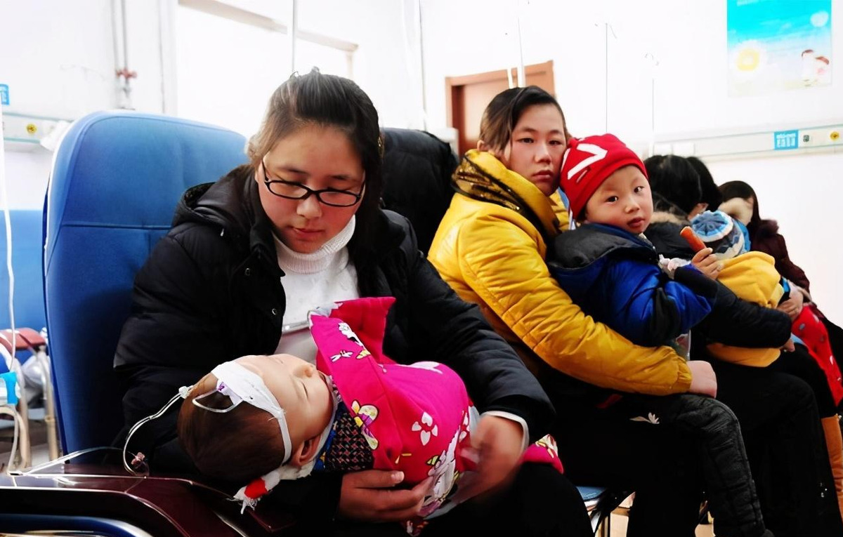 凝妈悟语|每逢换季,宝宝容易生病,做到“两用心两坚持”,孩子少生病