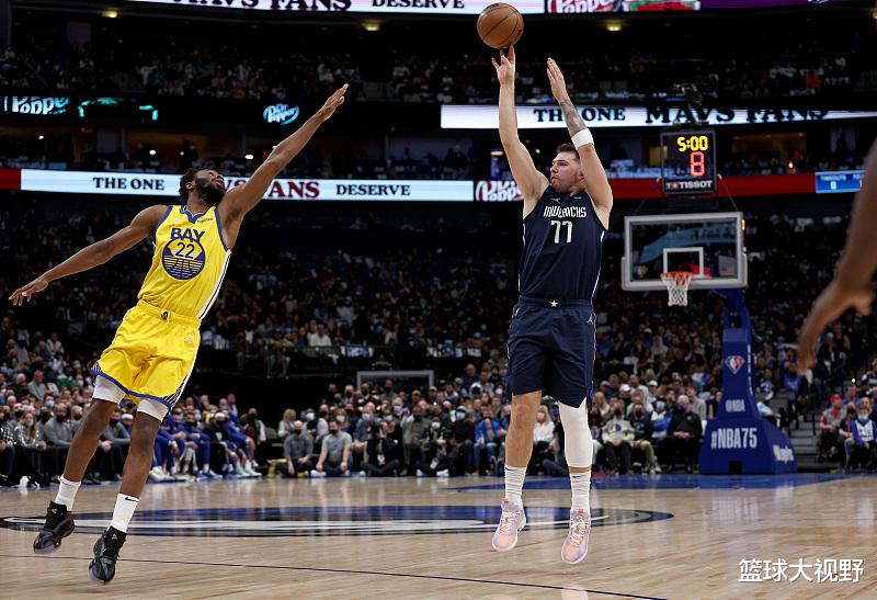 卢卡·东契奇|大爆冷！东契奇26+8+7，库里24中5，创NBA奇迹，诺维茨基收大礼