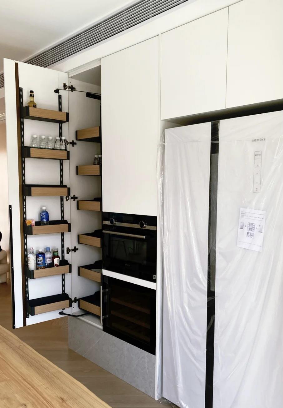 看了他们家,才知道“客餐厨一体”有多惬意,一家五口住着太爽了