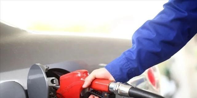 追寻星座的世界 油价大暴涨！今天10月27日调整后，全国加油站92、95汽油最新售价