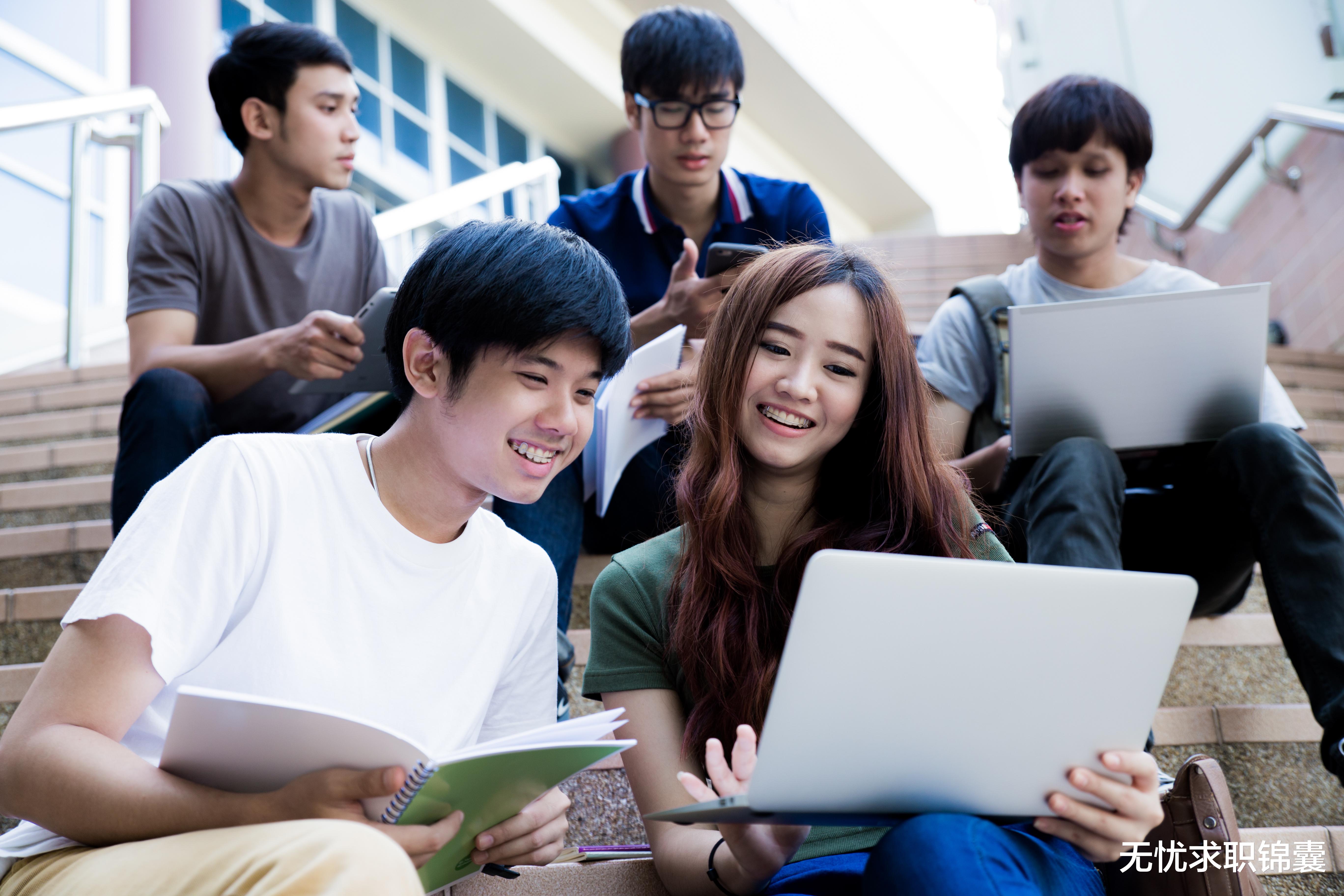 离职|入职第一天，跟我交接的员工说出了她的离职原因，我要离职吗？