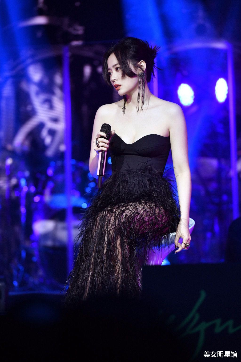 张靓颖|美女明星馆：张靓颖，性感歌神！