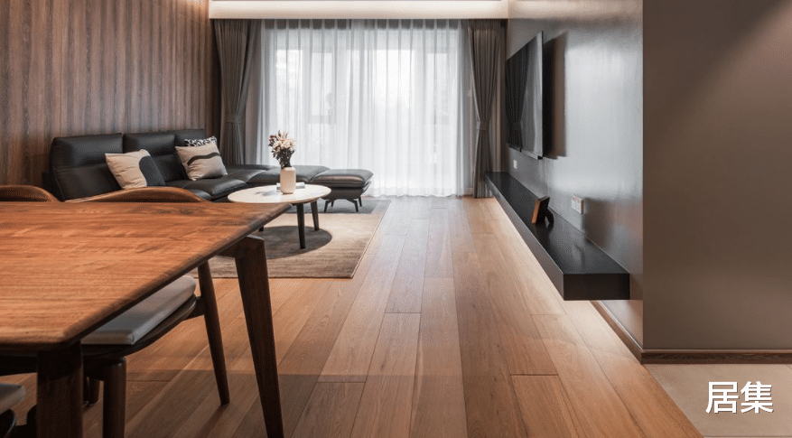 满屋涂鸦墙充满创意，闪闪发亮的鞋架，满足了“收纳狂”的小心愿